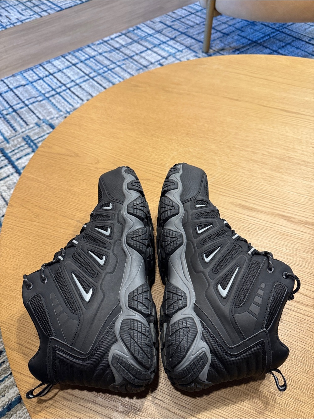 Men's All-Black Athletic Trail Sneakers - Picture 8 of 15